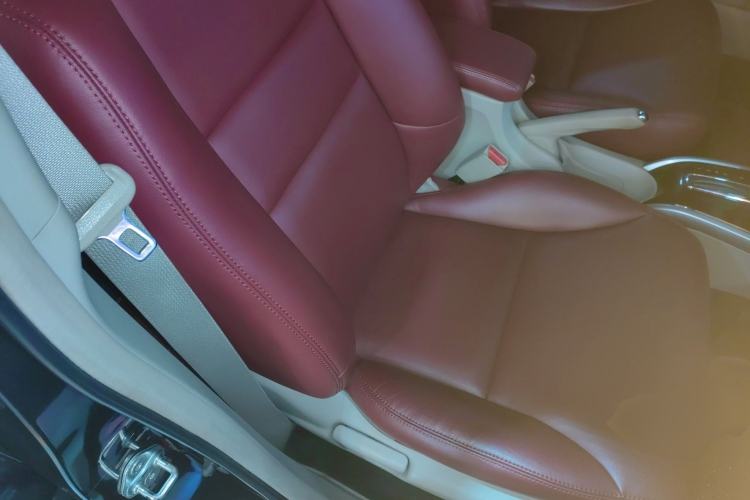 Used Honda Crider 2015 1.8L automatic luxury edition Right Front Seat