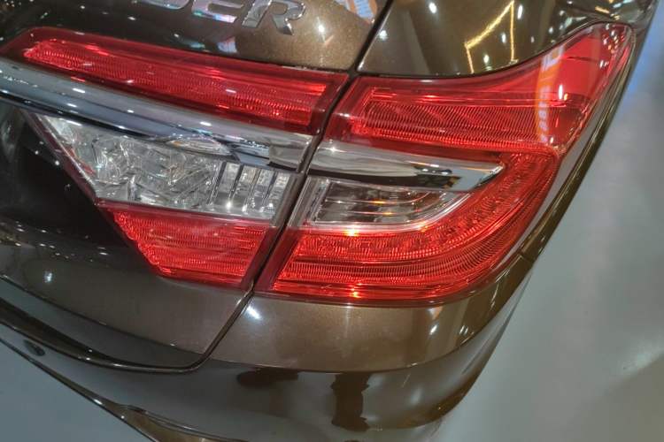 Used Honda Crider 2015 1.8L automatic luxury edition Right Rear Taillight