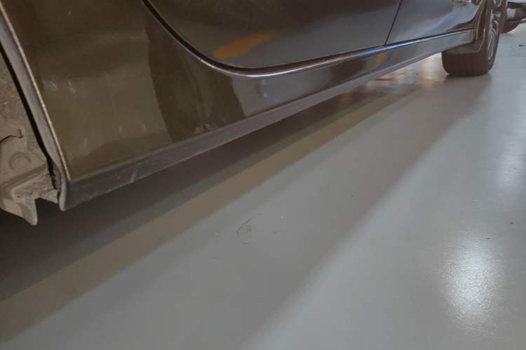 Used Honda Crider 2015 1.8L automatic luxury edition Right Side Sill