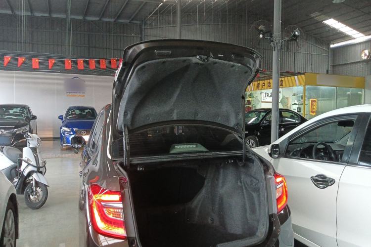 Used Honda Crider 2015 1.8L automatic luxury edition Trunk