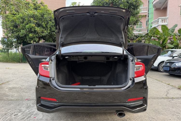 Used Honda Crider 2015 1.8L automatic comfort version Trunk