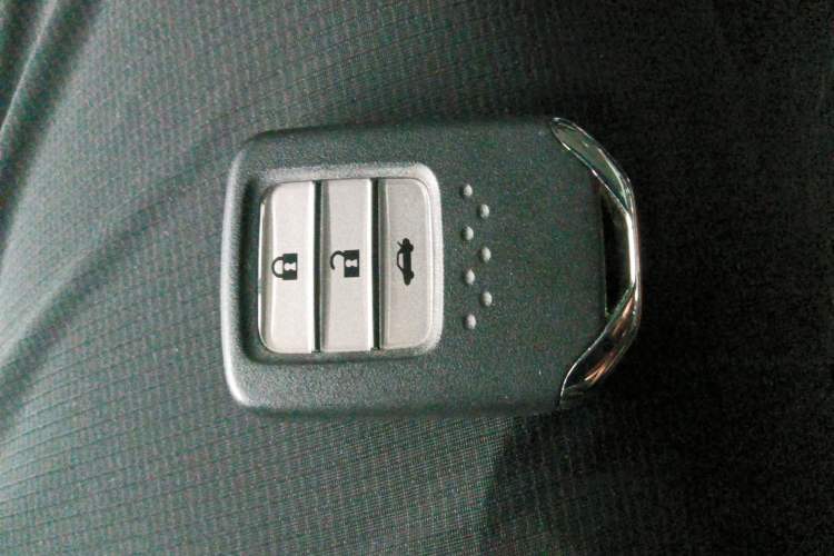 Used Honda Crider 2015 1.8L automatic luxury edition Vehicle Key