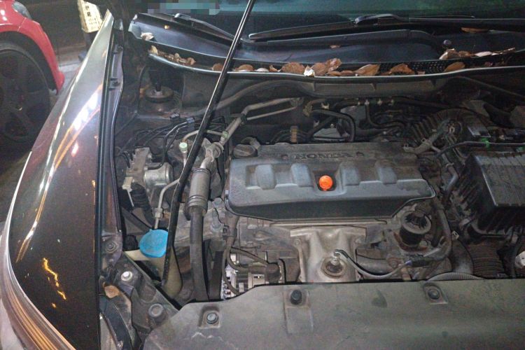 Used Honda Crider 2015 1.8L automatic luxury edition Engine Bay Right