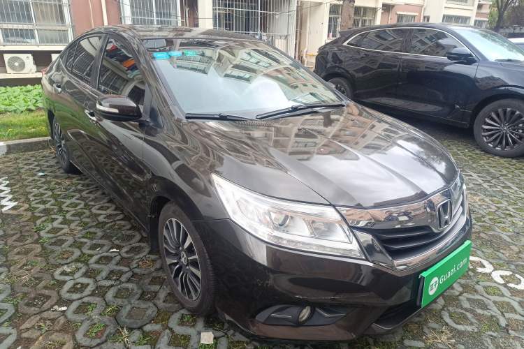 Used Honda Crider 2015 1.8L automatic luxury edition Front Right 45 Deg