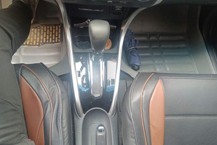 Used Honda Crider 2015 1.8L automatic luxury edition Gear Lever