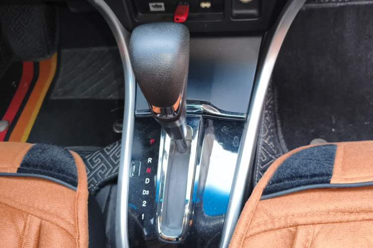 Used Honda Crider 2015 1.8L automatic luxury edition Gear Lever
