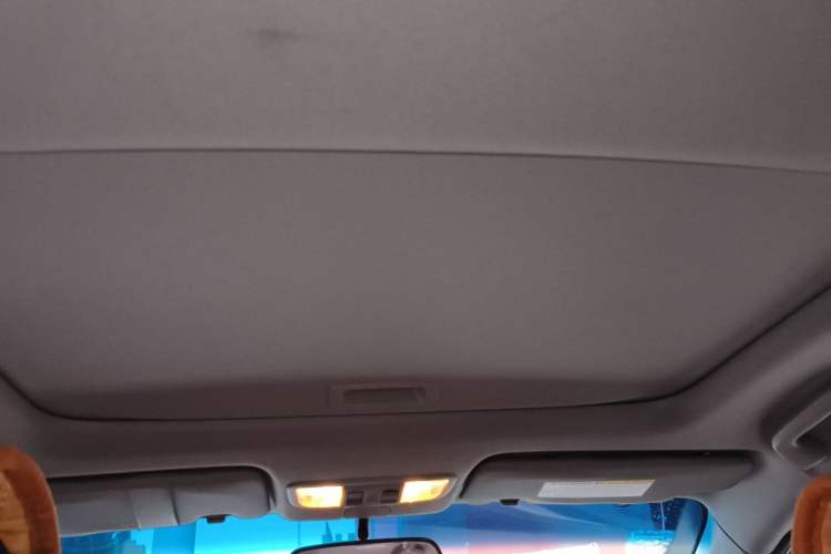 Used Honda Crider 2015 1.8L automatic luxury edition Headliner