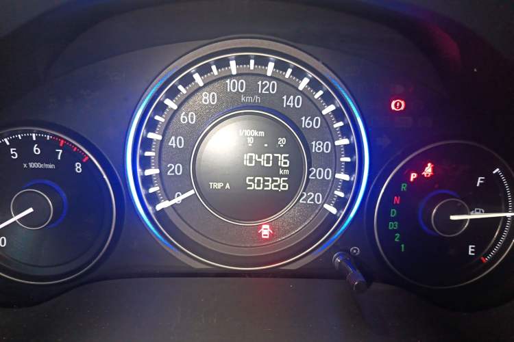 Used Honda Crider 2015 1.8L automatic luxury edition Odometer Close Up