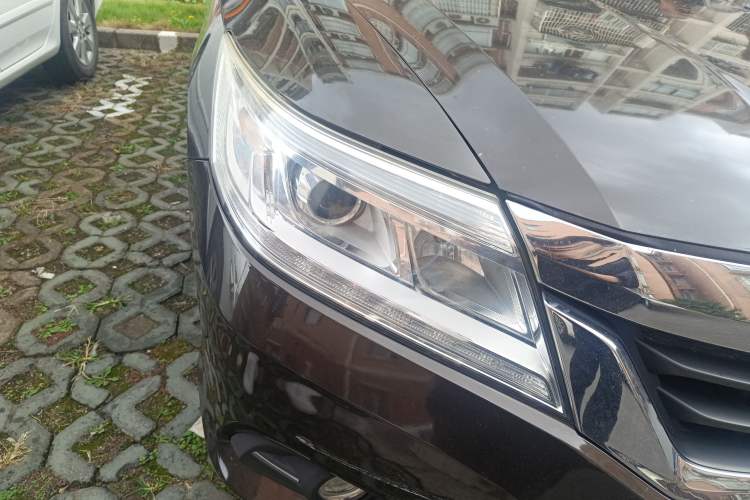 Used Honda Crider 2015 1.8L automatic luxury edition Right Front Headlight