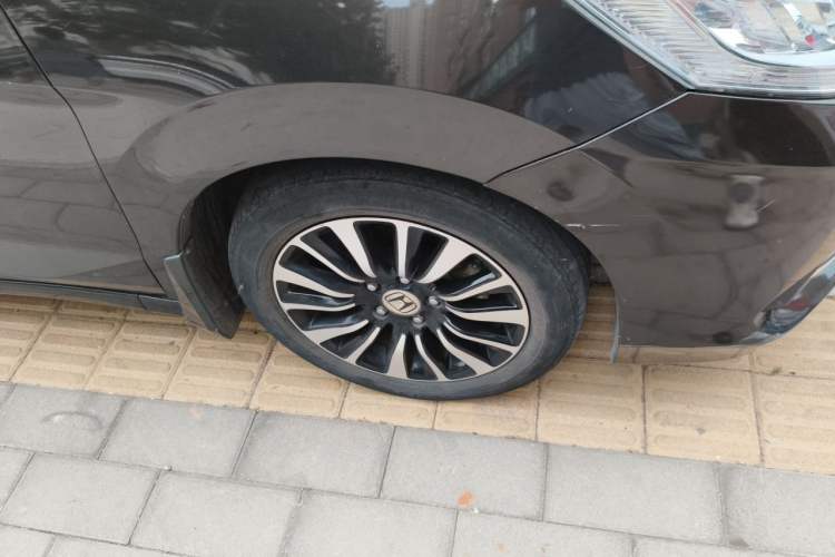 Used Honda Crider 2015 1.8L automatic luxury edition Right Front Wheel Hub