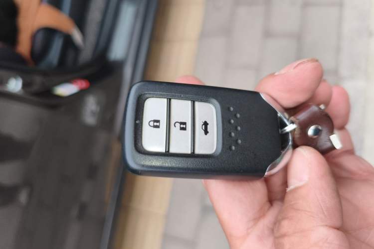 Used Honda Crider 2015 1.8L automatic luxury edition Vehicle Key