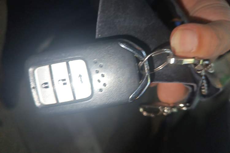 Used Honda Crider 2015 1.8L automatic luxury edition Vehicle Key