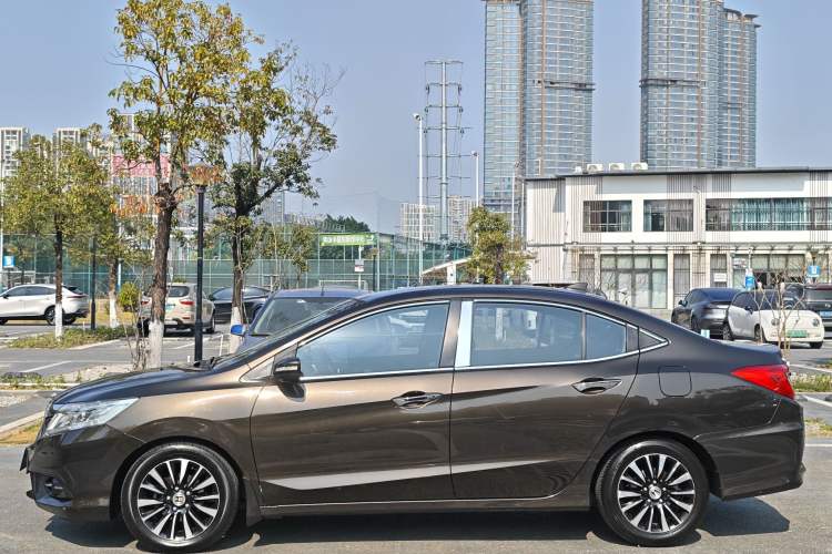 Used Honda Crider 2015 1.8L Automatic Flagship Edition Exterior 2