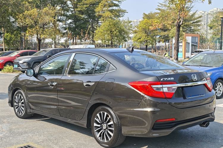 Used Honda Crider 2015 1.8L Automatic Flagship Edition Exterior 4