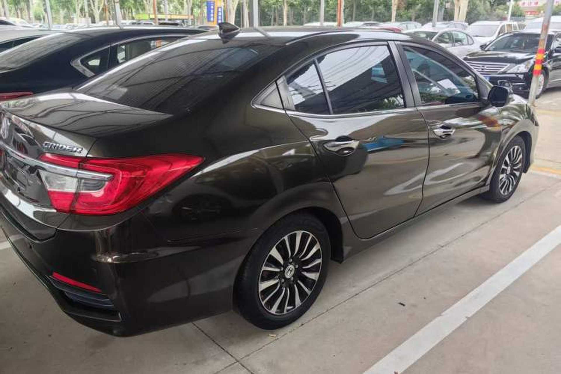 Used Honda Crider 2015 1.8L automatic luxury edition Exterior 5