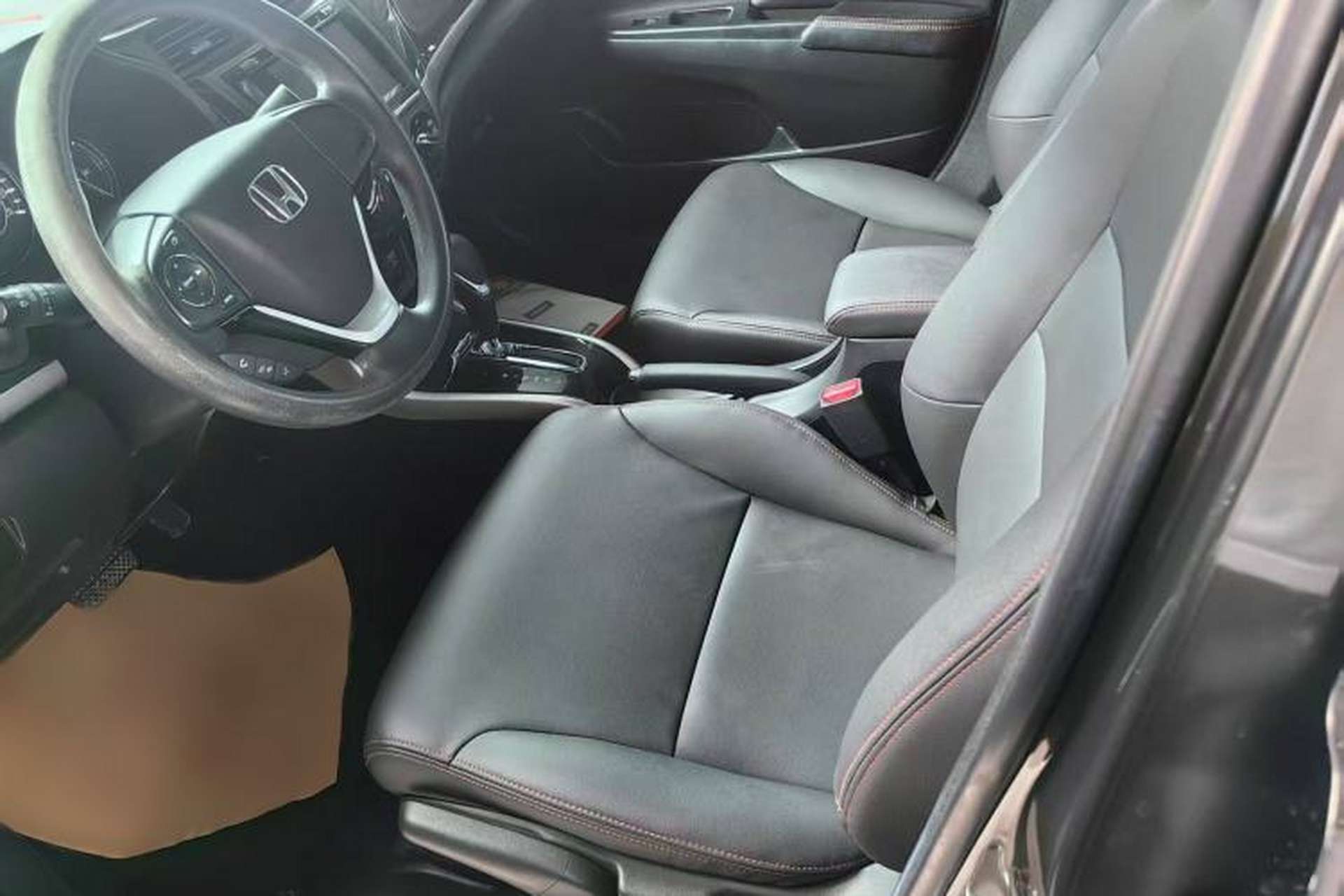 Used Honda Crider 2015 1.8L automatic luxury edition Interior 1