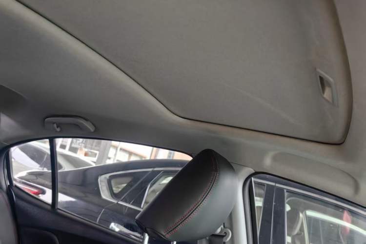 Used Honda Crider 2015 1.8L automatic luxury edition Interior 2