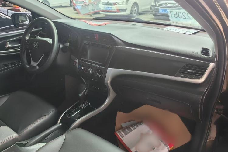 Used Honda Crider 2015 1.8L automatic luxury edition Interior 3