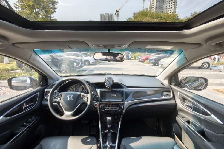 Used Honda Crider 2015 1.8L Automatic Flagship Edition Interior 3