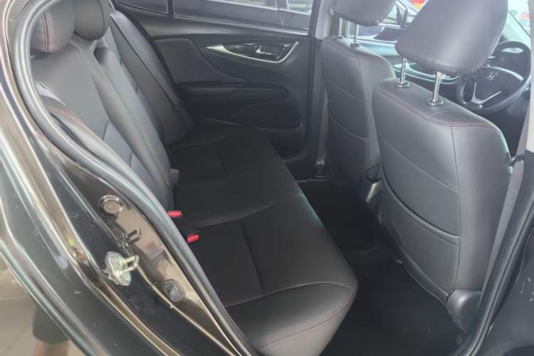 Used Honda Crider 2015 1.8L automatic luxury edition Interior 5