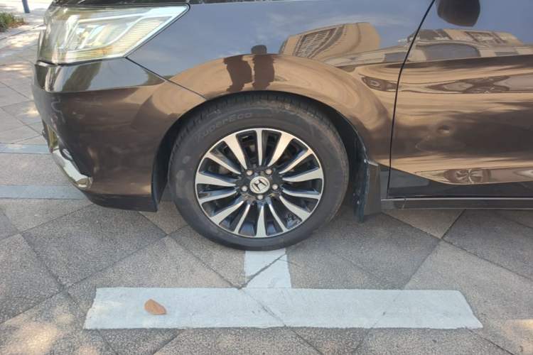Used Honda Crider 2015 1.8L manual luxury version Left Front Wheel Hub