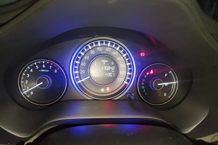 Used Honda Crider 2015 1.8L automatic luxury edition Odometer Close Up