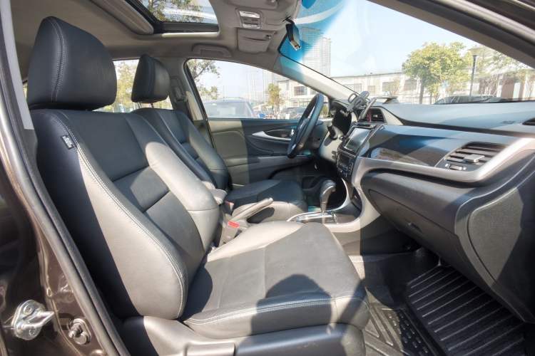 Used Honda Crider 2015 1.8L Automatic Flagship Edition Right Front Seat