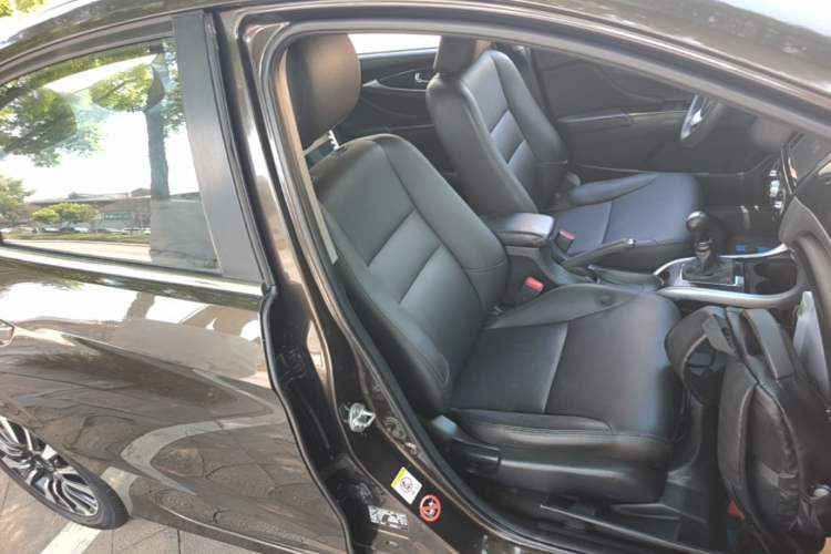Used Honda Crider 2015 1.8L manual luxury version Right Front Seat
