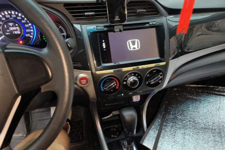 Used Honda Crider 2015 1.8L automatic luxury edition Audio And AC Panel