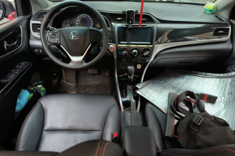 Used Honda Crider 2015 1.8L automatic luxury edition Center Console