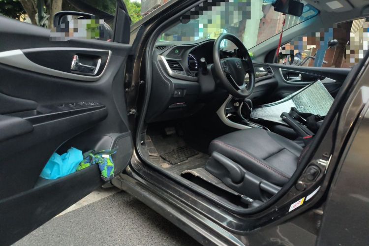 Used Honda Crider 2015 1.8L automatic luxury edition Driver Seat