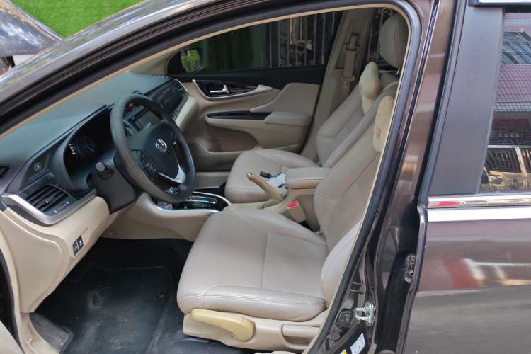Used Honda Crider 2015 1.8L automatic luxury edition Driver Seat