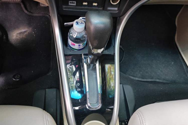 Used Honda Crider 2015 1.8L automatic luxury edition Gear Lever