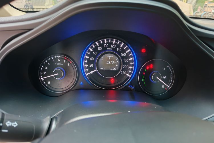 Used Honda Crider 2015 1.8L automatic luxury edition Odometer Close Up