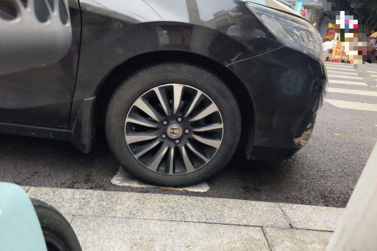 Used Honda Crider 2015 1.8L automatic luxury edition Right Front Wheel Hub