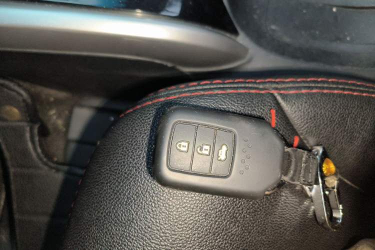 Used Honda Crider 2015 1.8L automatic luxury edition Vehicle Key