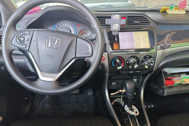 Used Honda Crider 2015 1.8L automatic luxury edition Center Console