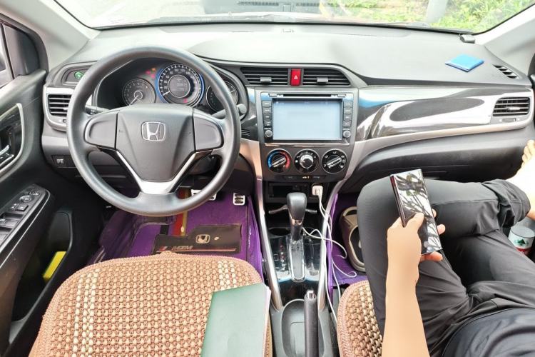 Used Honda Crider 2015 1.8L automatic comfort version Center Console