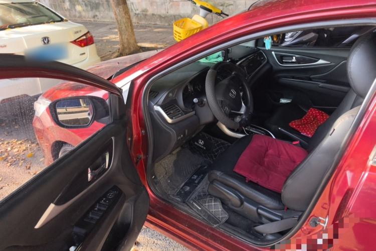 Used Honda Crider 2015 1.8L automatic luxury edition Driver Seat