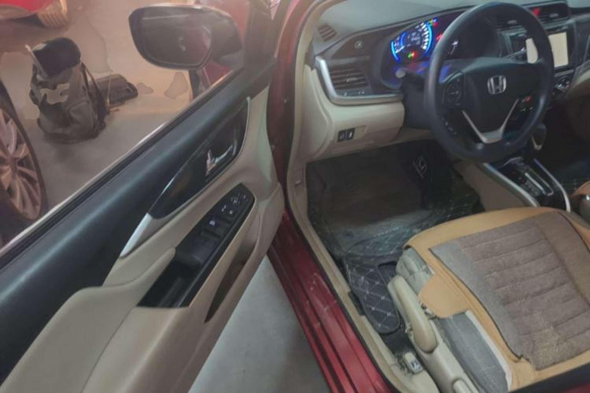 Used Honda Crider 2015 1.8L automatic luxury edition Driver Seat