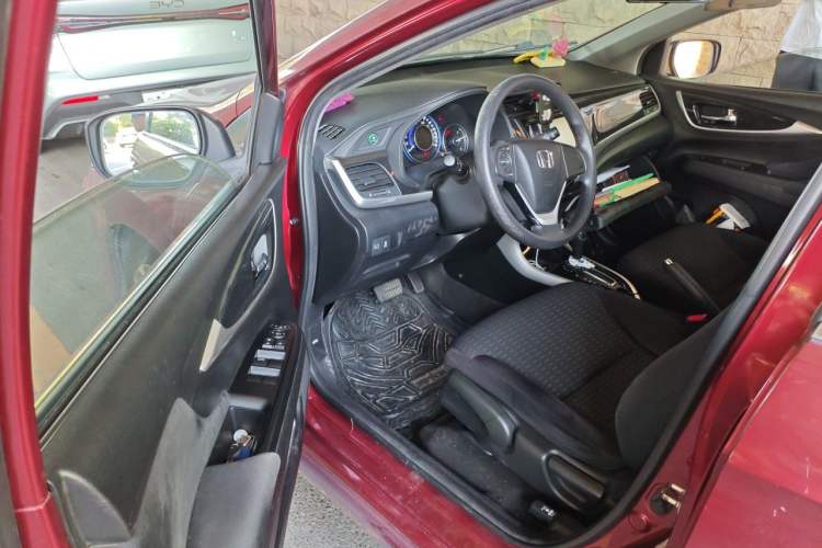 Used Honda Crider 2015 1.8L automatic luxury edition Driver Seat