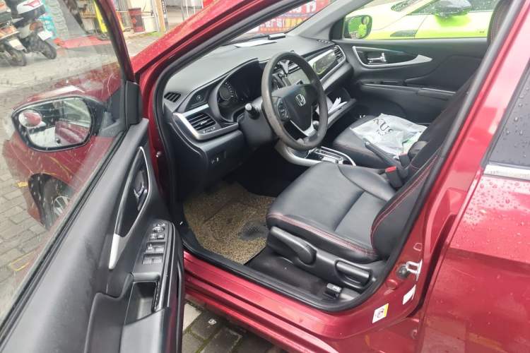 Used Honda Crider 2015 1.8L automatic luxury edition Driver Seat