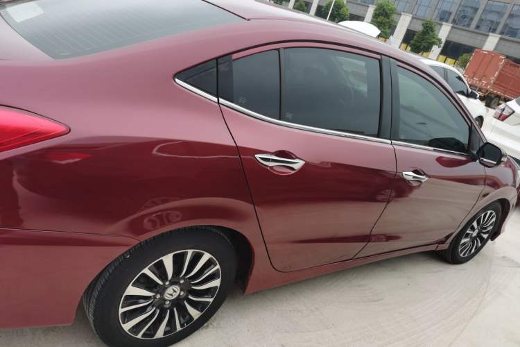 Used Honda Crider 2015 1.8L automatic luxury edition Exterior 2
