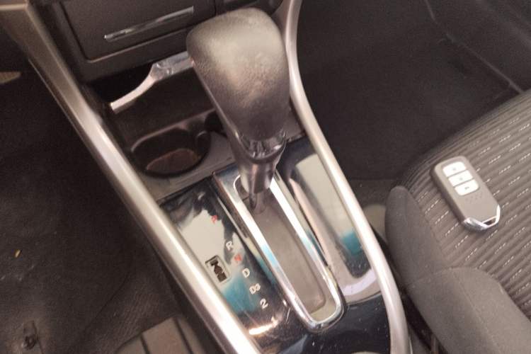 Used Honda Crider 2015 1.8L automatic luxury edition Gear Lever