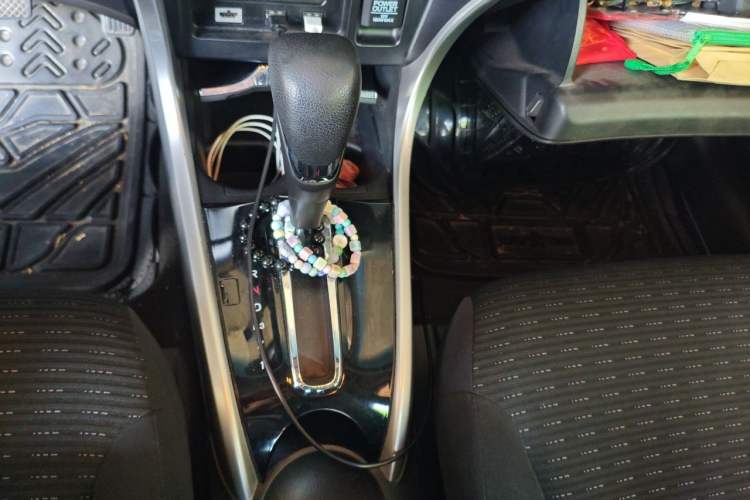 Used Honda Crider 2015 1.8L automatic luxury edition Gear Lever