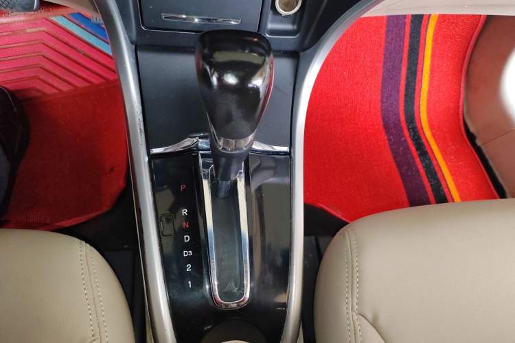 Used Honda Crider 2015 1.8L automatic luxury edition Gear Lever