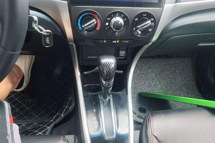 Used Honda Crider 2015 1.8L automatic comfort version Gear Lever