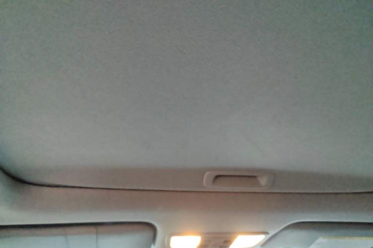 Used Honda Crider 2015 1.8L automatic luxury edition Headliner