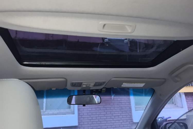 Used Honda Crider 2015 1.8L automatic luxury edition Headliner