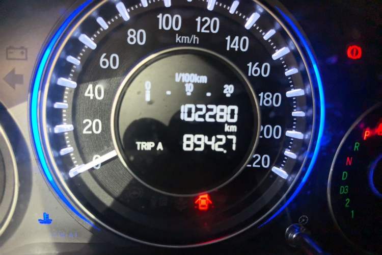 Used Honda Crider 2015 1.8L automatic luxury edition Odometer Close Up